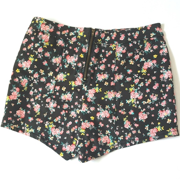 Streetwear Society High Waist Shorts Floral - Picture 1 of 3